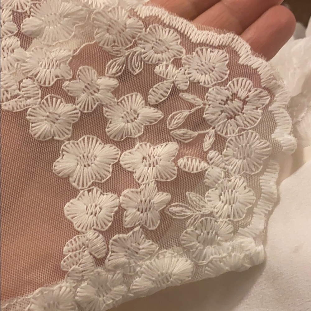 ETOPHE STUDIOS White Lace Komono With Satin Cord - Picture 4 of 6